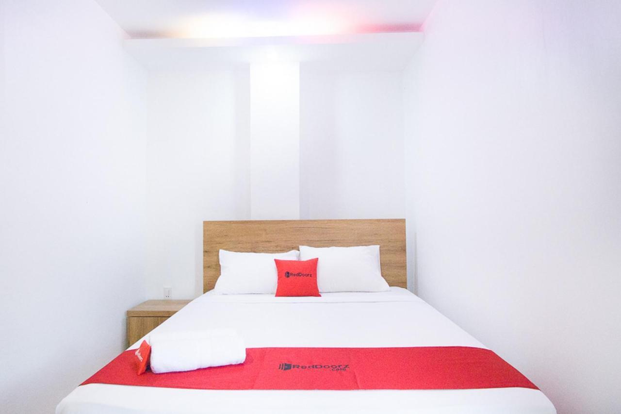 Hotel RedDoorz @ RS Adam Malik Medan Exterior foto