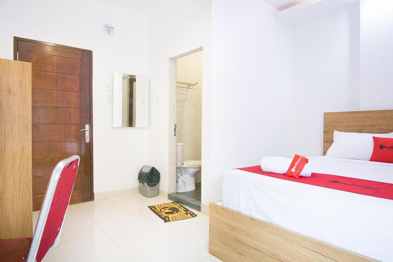 Hotel RedDoorz @ RS Adam Malik Medan Exterior foto