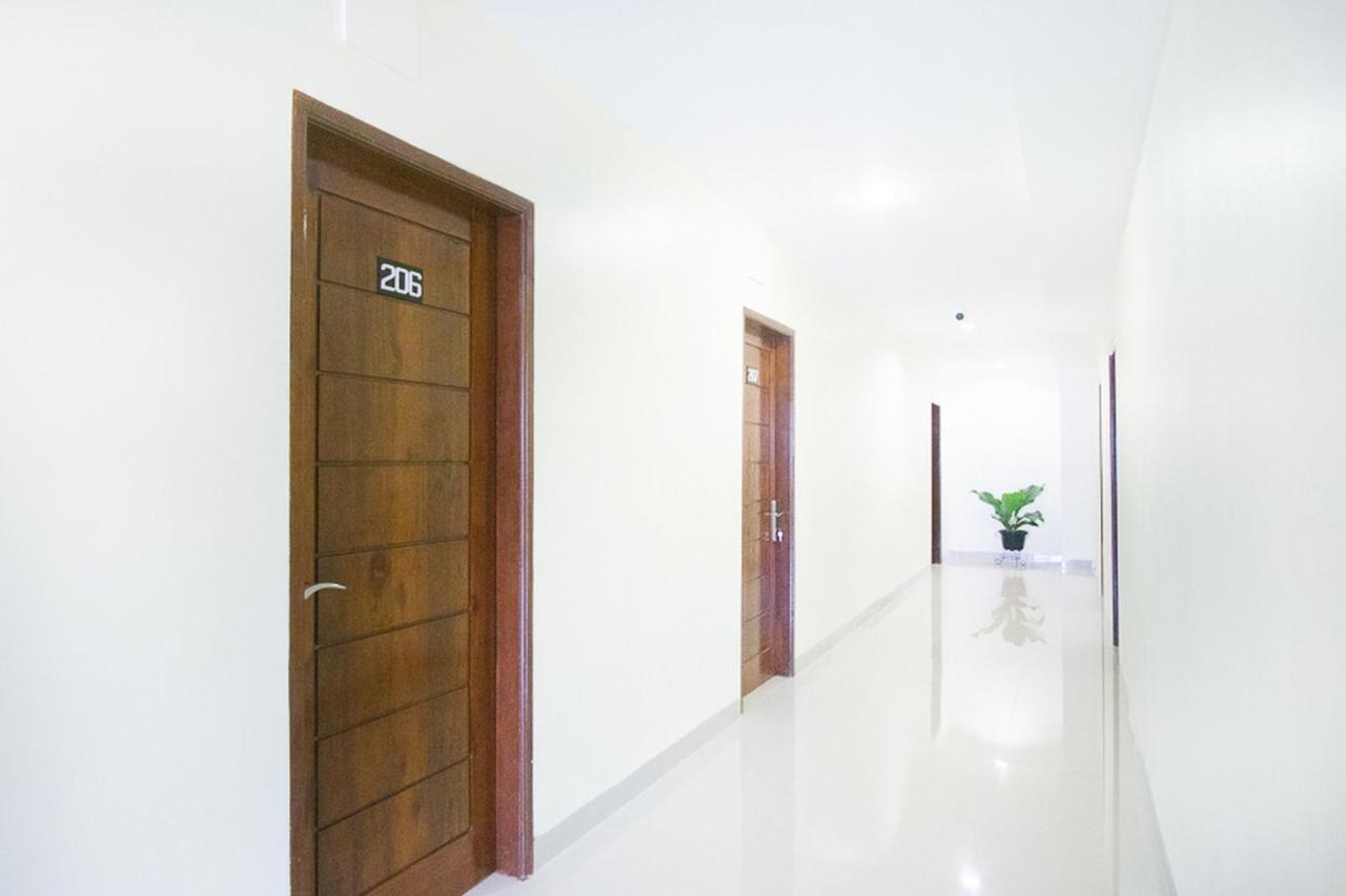 Hotel RedDoorz @ RS Adam Malik Medan Exterior foto